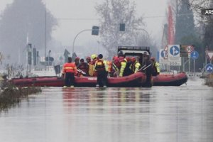 İtalya Sicilya'da nehir taştı: En az 12 ölü