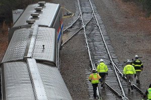 İspanya'da tren raydan çıktı