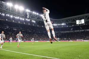 Juventus galibiyet serisini sürdürdü