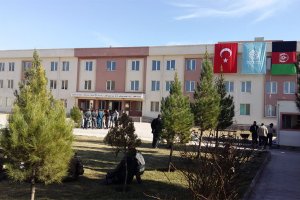 Afganistan'da FETÖ'ye ait okulların devri sürüyor