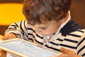 'Çocuklar artık emojiyle üzülüyor ve gülüyor'