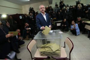 CHP Genel Başkanı Kemal Kılıçdaroğlu oy kullandı