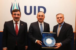 Çavuşoğlu, UID yönetim kurulu üyeleriyle bir araya geldi