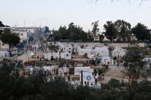 Yunanistan Midilli adasında mülteci kampında bebek ölü bulundu