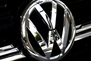 Volkswagen 'egzoz manipülasyonu'nda dava açan tüketicilere kulak verdi