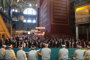 86 yıl sonra Ayasofya-i Kebir Cami-i Şerifi'nde kılınan cuma namazıyla ibadete açıldı