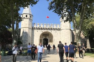 Tarihi Yarımada'daki camilere ve müzelere ziyaretçi akını