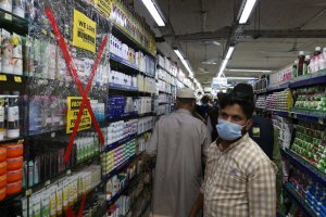 Pakistan'da marketlerde Fransız ürünleri boykot ediliyor