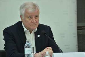 Almanya İçişleri Bakanı Seehofer: Müslüman düşmanı tutumlar toplumsal barış için tehdittir
