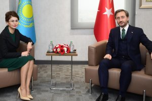 Başkan Altun, Kazak Bakan Balayeva ile bir araya geldi