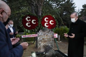 Cumhurbaşkanı Erdoğan, Alparslan Türkeş'in mezarını ziyaret etti