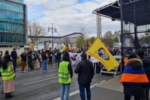 Ermeniler AB desteğiyle miting düzenlendi