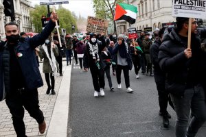 İsrail'in Filistinlilere yönelik saldırıları Londra'da protesto edildi