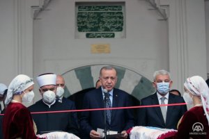  Saraybosna'daki Başçarşı Camisi, Cumhurbaşkanı Erdoğan'ın katıldığı törenle yeniden ibadete açıldı