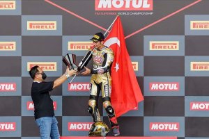 Milli motosikletçi Toprak Razgatlıoğlu, dünya superbike şampiyonu