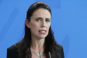 Başbakan Ardern, Omicron varyantı nedeniyle düğününü erteledi