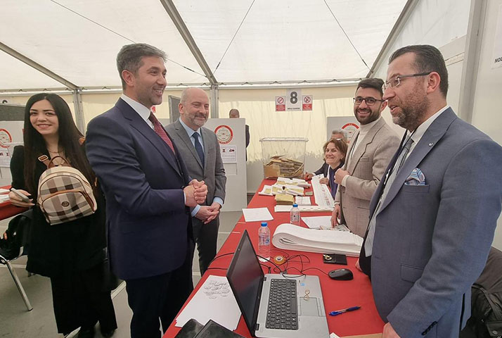 Yurt dışı seçmen kütüğüne kayıtlı seçmenlerin oy verme işlemleri başladı