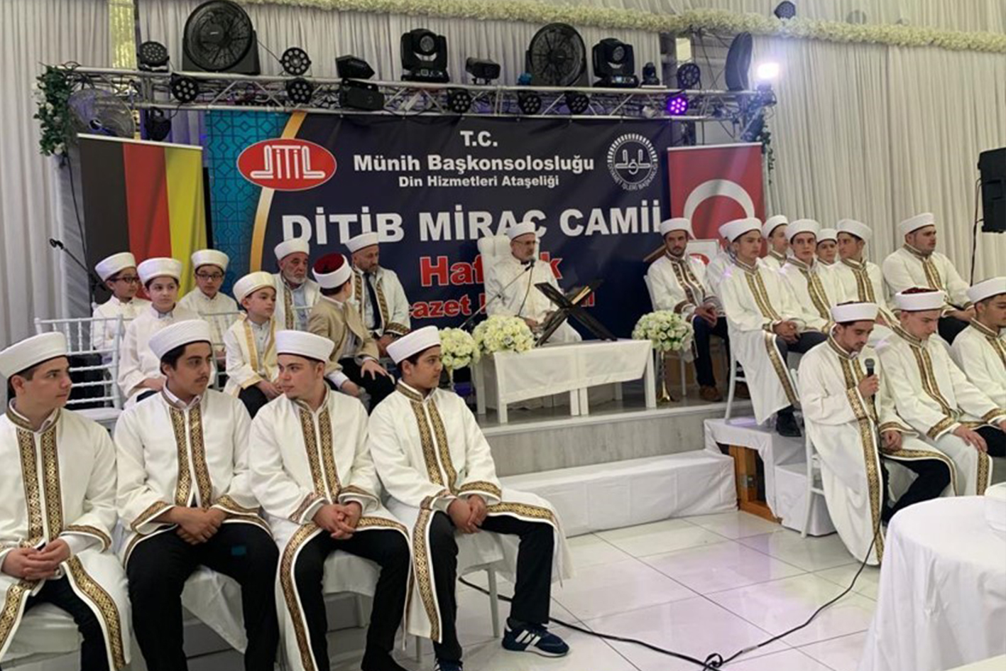 DİTİB Miraç Camii'nde 18 Hafız İçin 'İcazet Merasimi' Düzenlendi