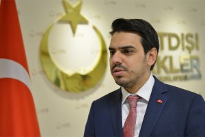 YTB Başkanı Eren, ‚İnsan Hakları Eğitim Programı‘ kapsamında gençlerle bir araya geldi