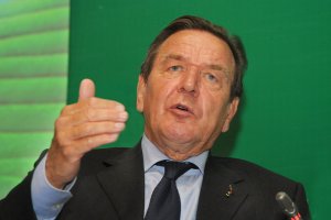 Eski Başbakan Schröder, tükenmişlik sendromu nedeniyle tedavi altında