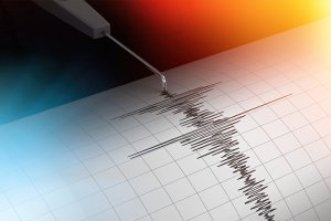 Ege Denizi'nde 5.2 büyüklüğünde deprem! Halk korku ve panik içinde