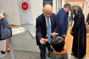 Essen Başkonsolosu Aydın, Berat Gecesi’nde vatandaşlarla bir araya geldi