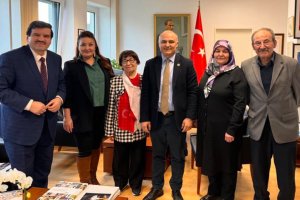 Başkonsolos Aydın, yardım gönüllüsü Demiryürek’e teşekkür etti