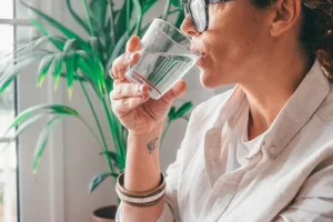 Uzmanlar, Ramazan’da bol su içmek metabolizmayı düzenler