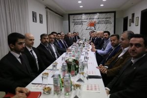 Bakan Yardımcısı Yılmaz ve YTB Başkanı Eren, Yüksek Tahsilliler Derneği’nde soydaşlarla buluştu