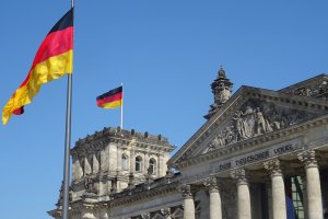 AfD, Almanya’daki ilk ankette birinci parti konumuna yerleşti