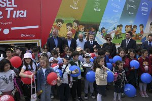 Geleneksel Oyunlar Tırı, kültür, moral ve hediye taşıyor