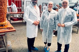 Düsseldorf Başkonsolosu İzbul, Bey Döner tesisini gezdi: “Başarılarınızla Övünüyoruz”