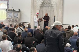 Düsseldorf Merkez Camii'nde duygu yüklü veda programı