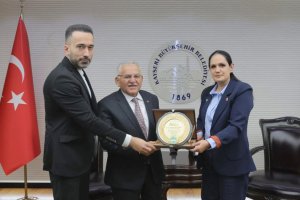 AKİB’ten Kayseri Büyükşehir Belediye Başkanı Büyükkılıç’a ziyaret