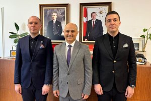 Larin Möbel Köln’de açılıyor: Firma yöneticilerinden Başkonsolos Aydın’a ziyaret