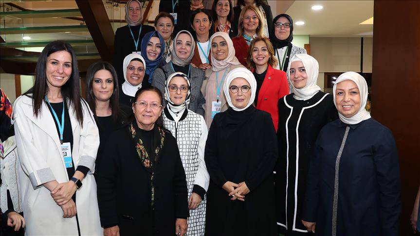 Emine Erdoğan AK Parti'li kadınlarla buluştu 