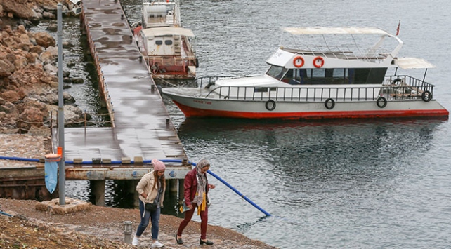 Akdamar Adası tatlı suya kavuşmasıyla yılın her mevsimi yeşil kalacak