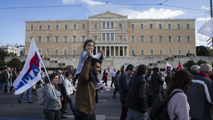 Yunanistan'da genel grev hayatı olumsuz etkiledi