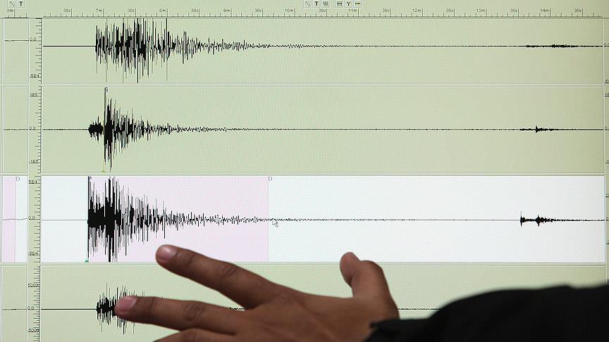 Endonezya'da 6,5 büyüklüğünde deprem