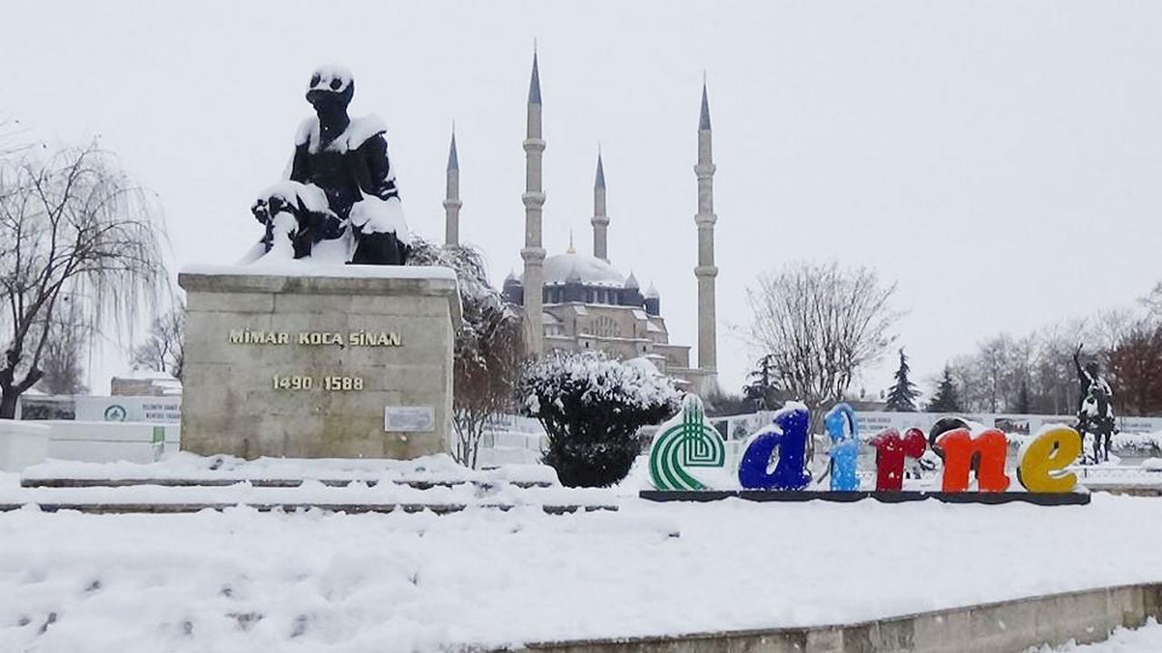 Edirne'de eğitime kar engeli 