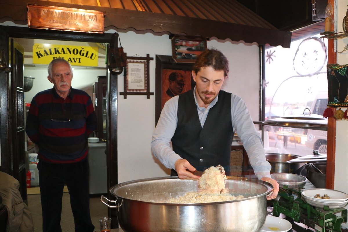 Trabzon'da 163 yıllık lezzet, Uzak Doğulu turistlerin gözdesi oldu 
