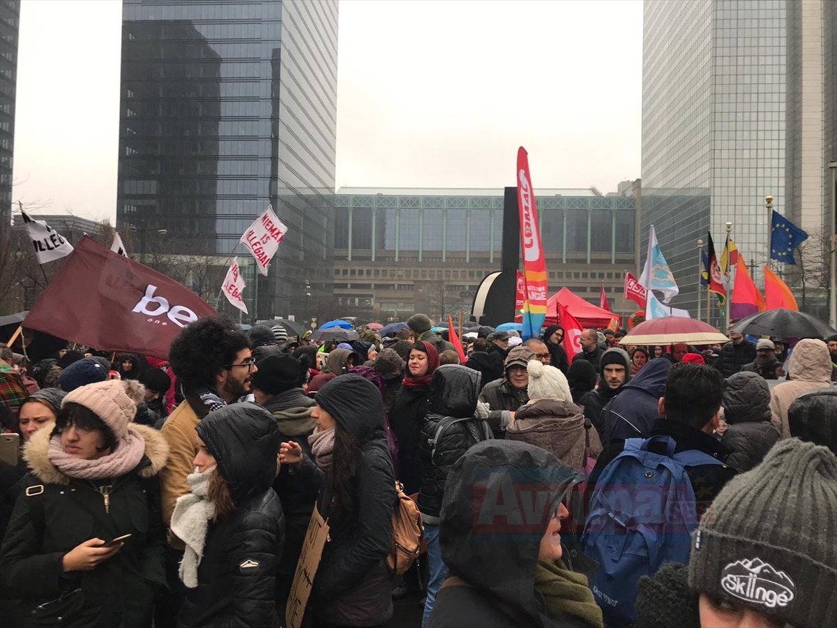 Brüksel'de sığınmacılara destek protestosu
