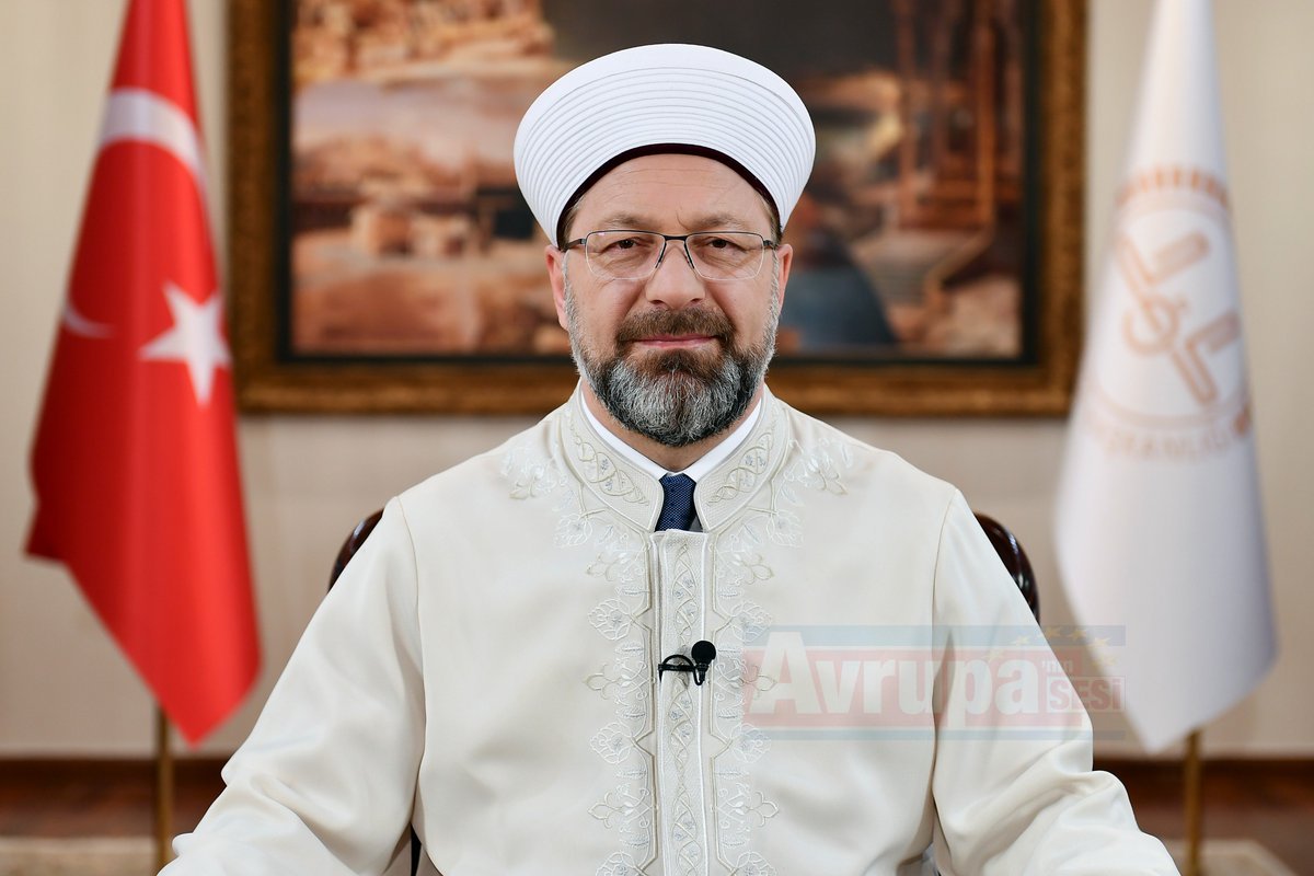 Diyanet İşleri Başkanı Erbaş: Gencin süsü güzel ahlakıdır