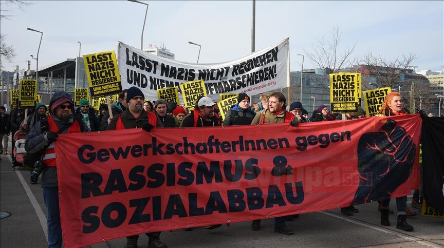 Avusturya’da aşırı sağcı parti protesto edildi