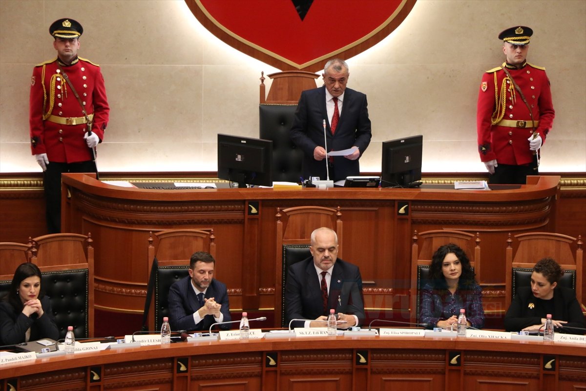 Arnavutluk Başbakanı Rama, Dışişleri Bakanlığı görevini de üstlendi 