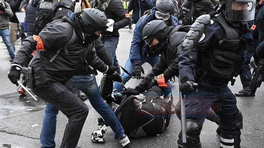 Fransa İçişleri Bakanından 'polis şiddeti' itirafı Fransa İçişleri Bakanı Castaner