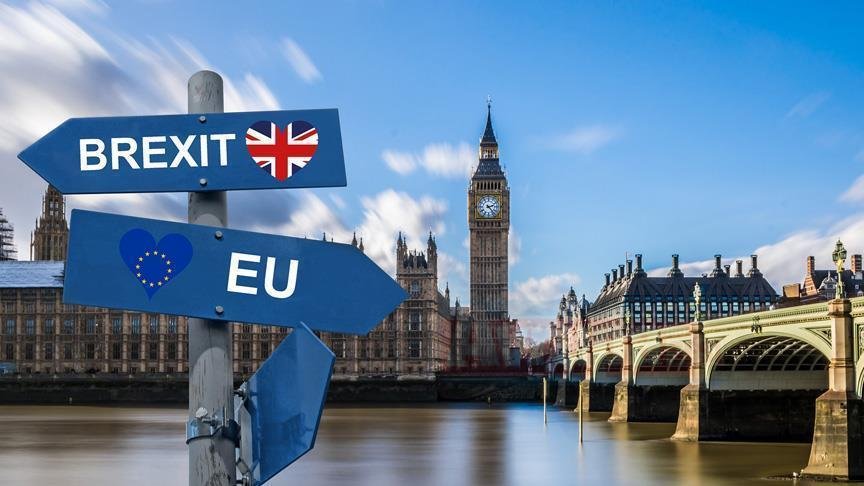 Brexit kaosu İngiliz halkını böldü