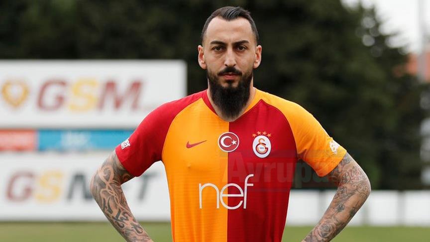 Galatasaray tarihinin ilk Yunan futbolcusu Konstantinos Mitroglou oldu.