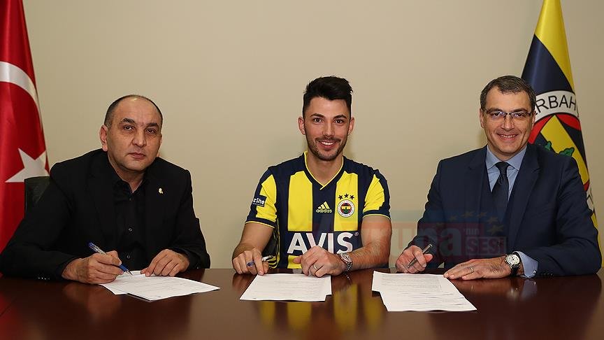 Tolgay Arslan resmen Fenerbahçe'de