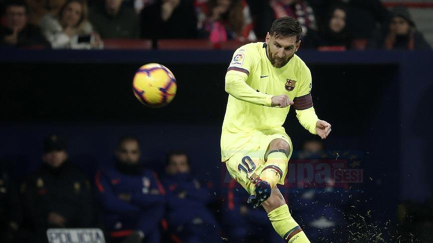  Messi takımı son anda kurtardı